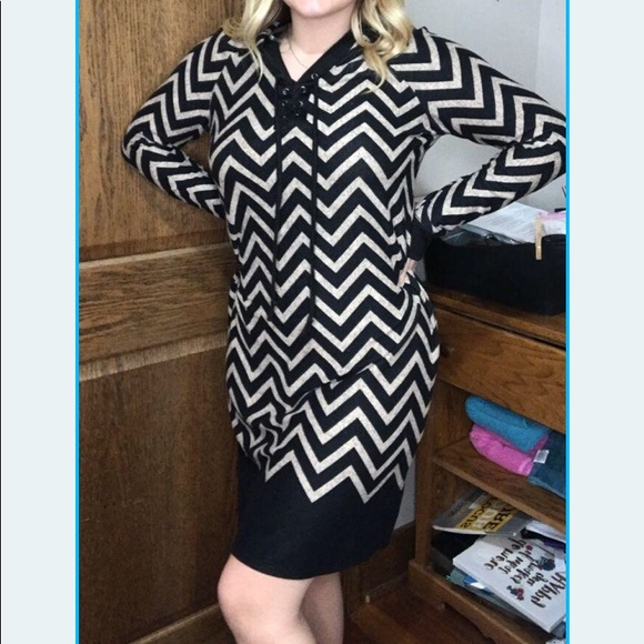 Dress - Picture 4 of 9